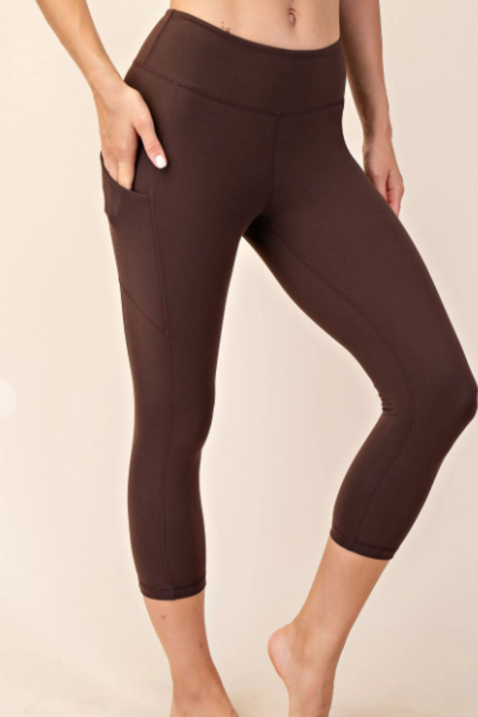 PRE-ORDER Capri Length Yoga Leggings With Pockets shipping apx 4/30